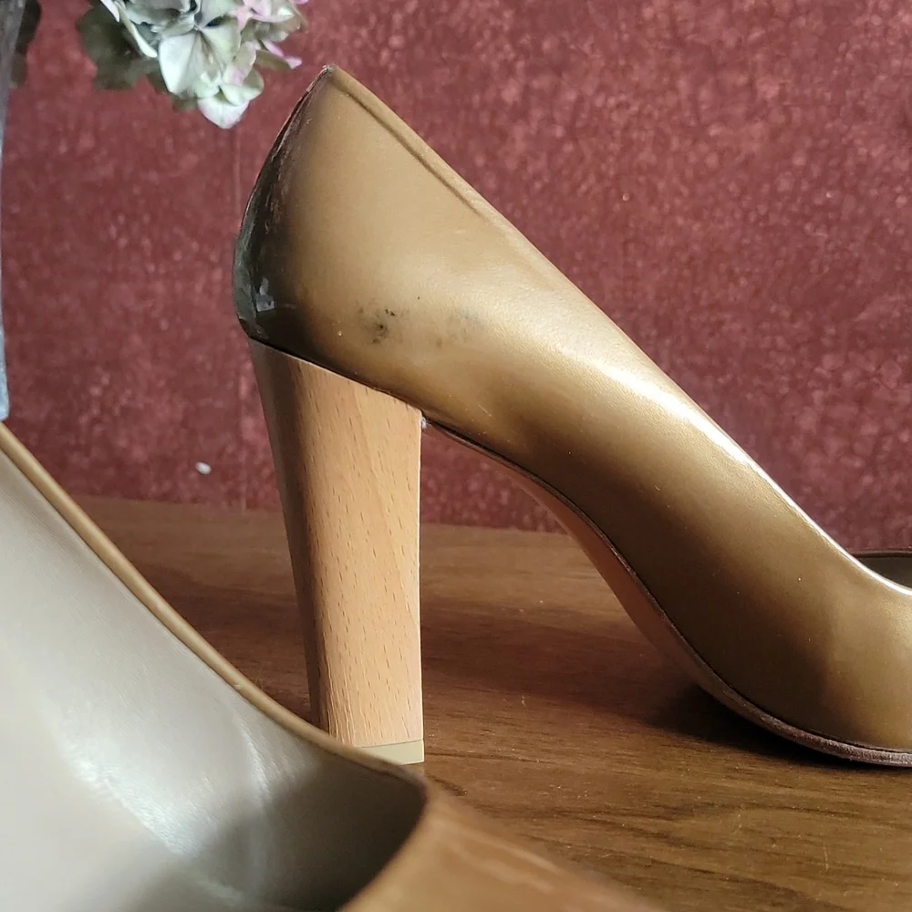 Shoes - Picture 10 of 11